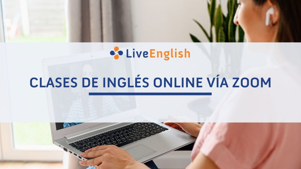Profesional en una clase de inglés por Zoom con un profesor de Live English